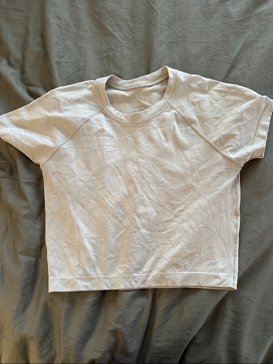 lululemon athletica Tops - Lululemon Swiftly Cropped Short Sleeve Tee